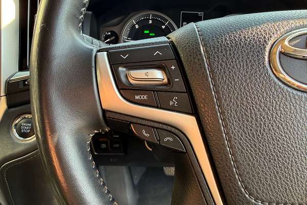 2017 Toyota Landcruiser Sahara VDJ200R