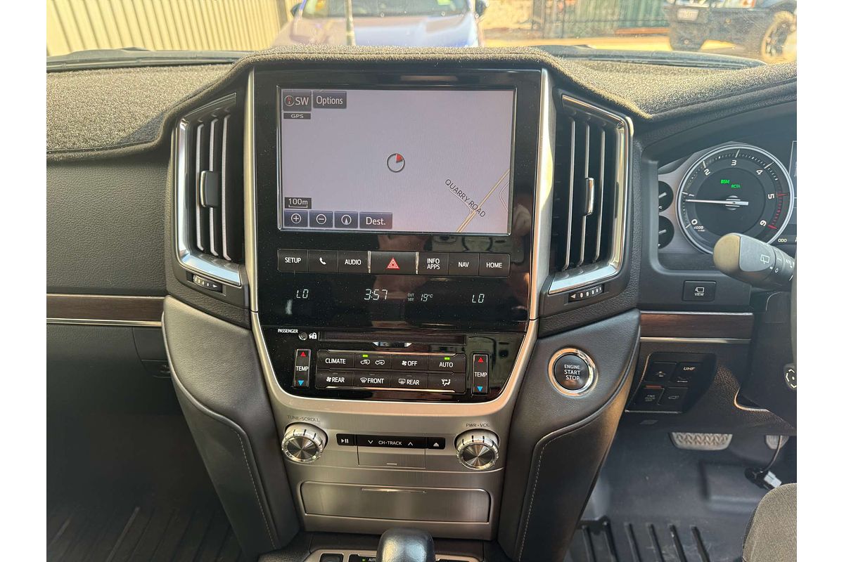 2017 Toyota Landcruiser Sahara VDJ200R