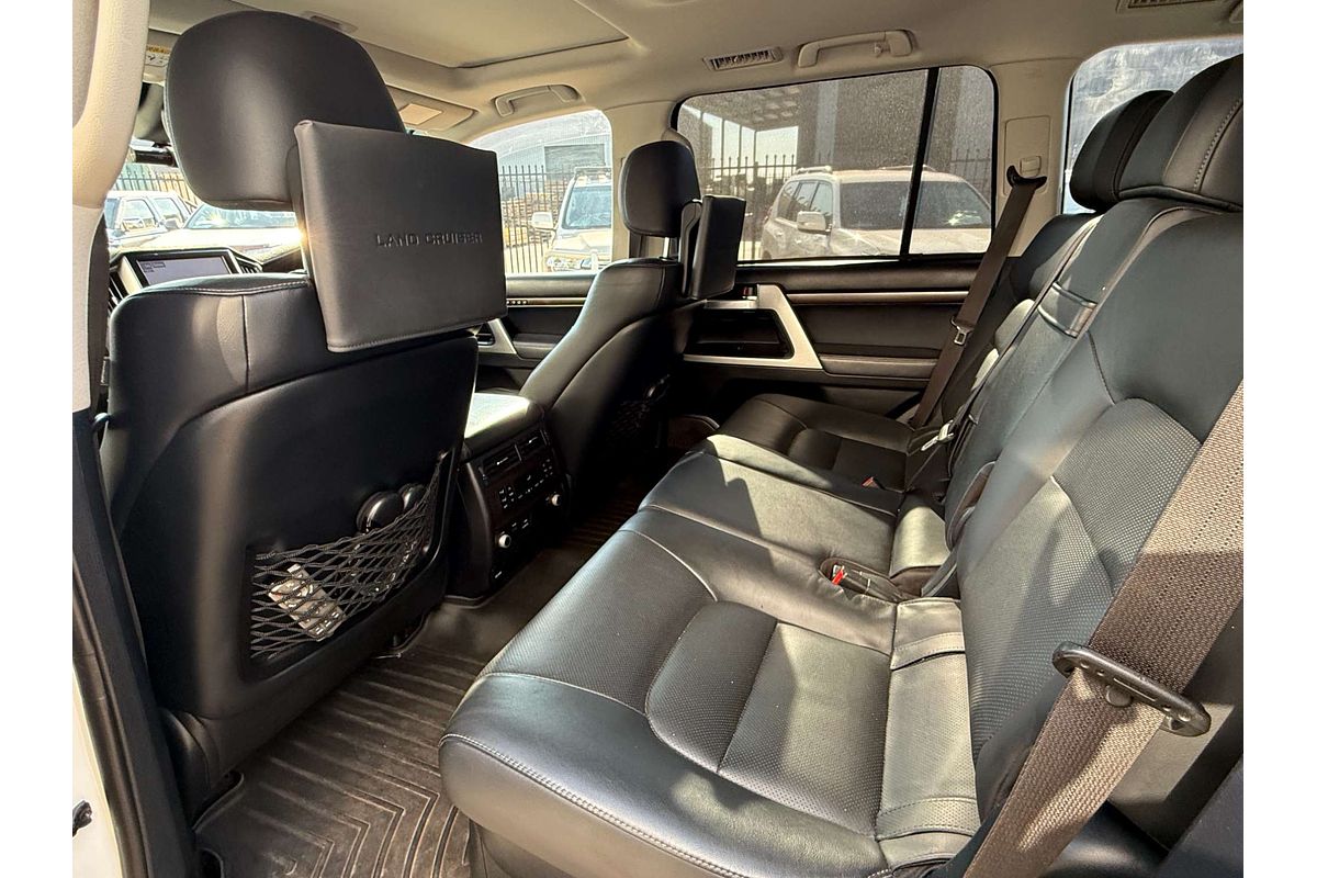 2017 Toyota Landcruiser Sahara VDJ200R