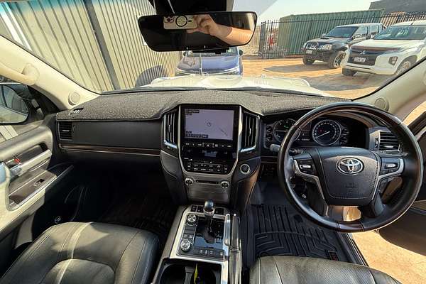 2017 Toyota Landcruiser Sahara VDJ200R