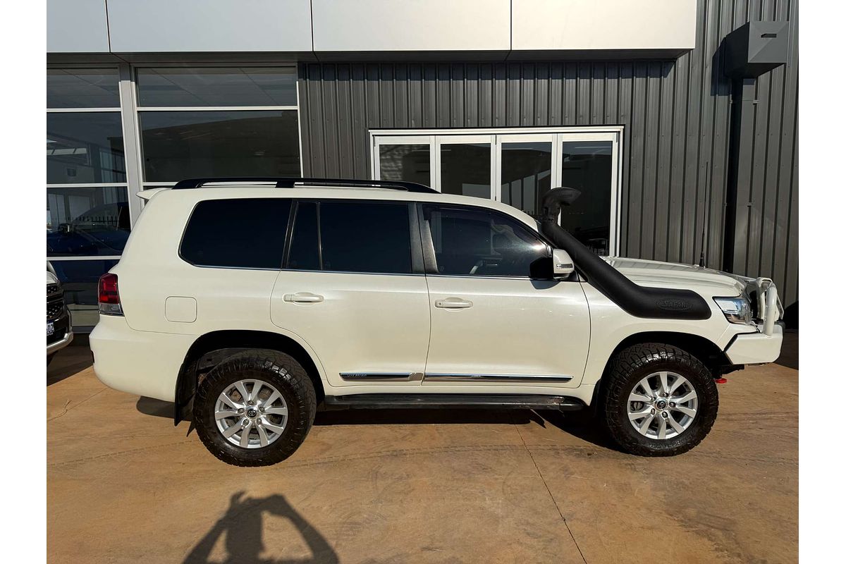 2017 Toyota Landcruiser Sahara VDJ200R