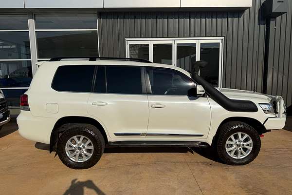 2017 Toyota Landcruiser Sahara VDJ200R