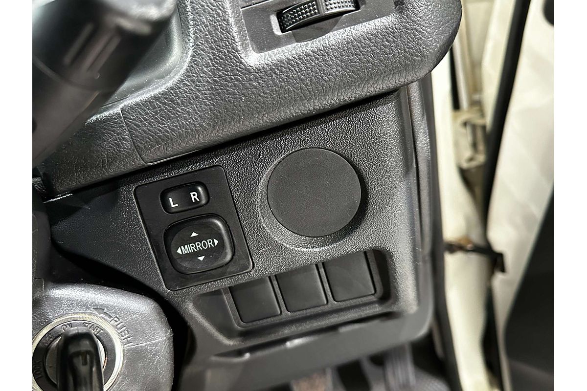 2016 Toyota Hiace Commuter KDH223R