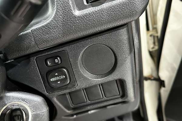 2016 Toyota Hiace Commuter KDH223R