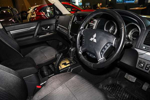 2021 Mitsubishi Pajero GLX NX