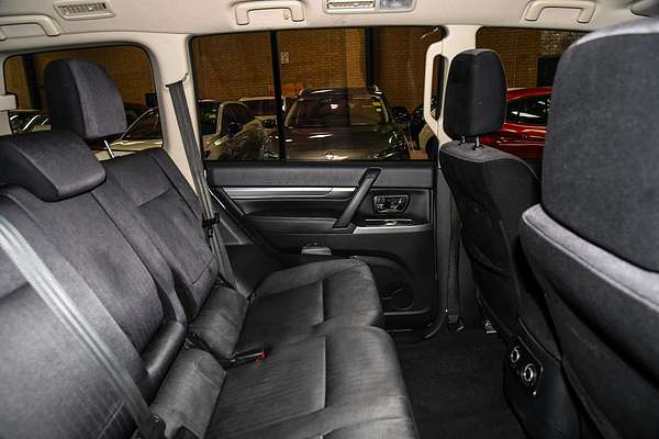 2021 Mitsubishi Pajero GLX NX