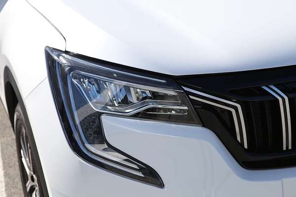 2025 Mahindra XUV700 AX7L
