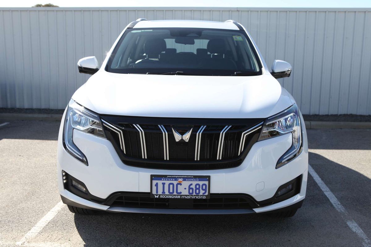 2025 Mahindra XUV700 AX7L