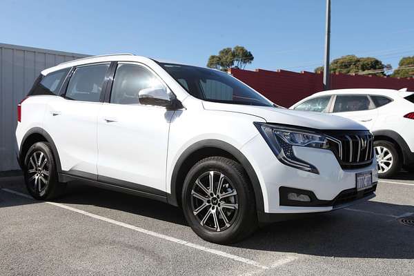 2025 Mahindra XUV700 AX7L