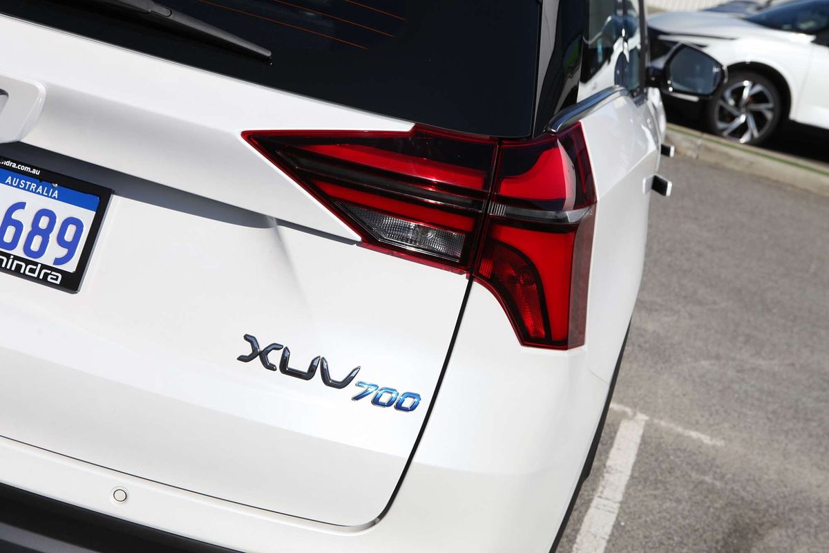 2025 Mahindra XUV700 AX7L