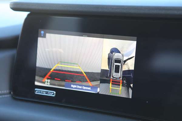 2025 Mahindra XUV700 AX7L