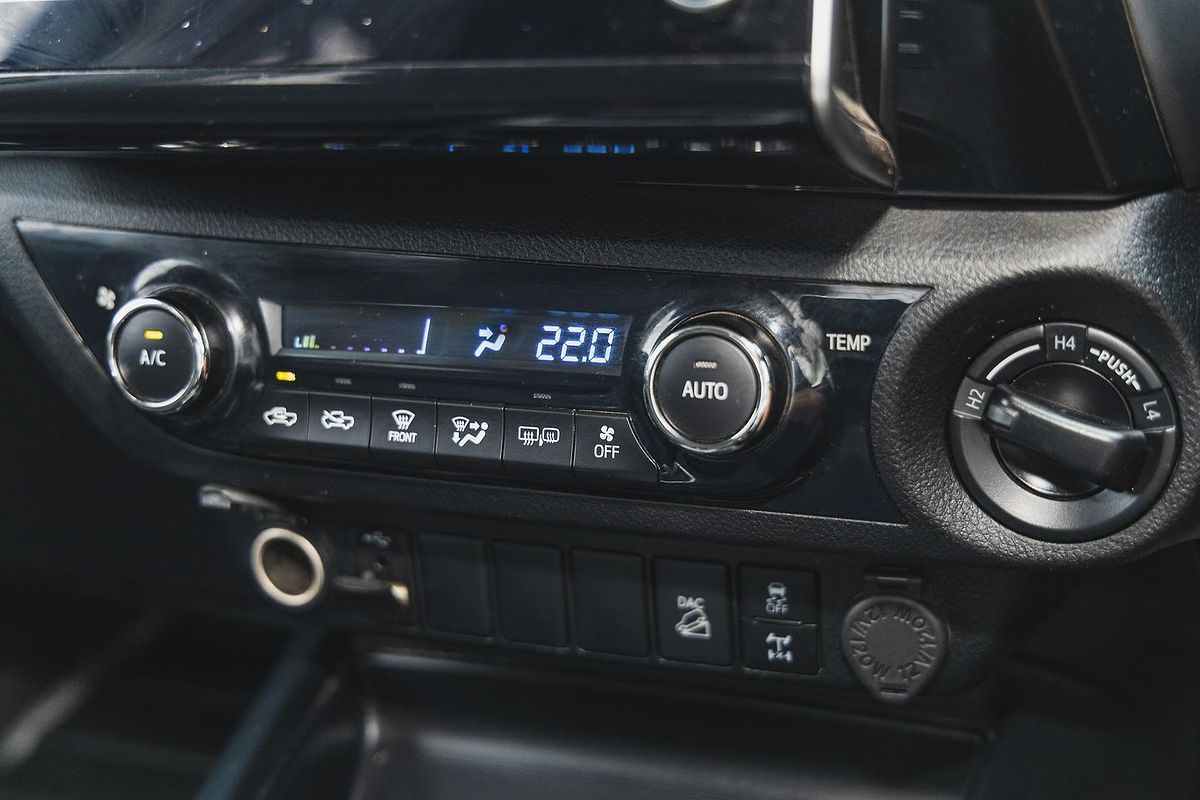 2020 Toyota Hilux SR5 GUN126R 4X4