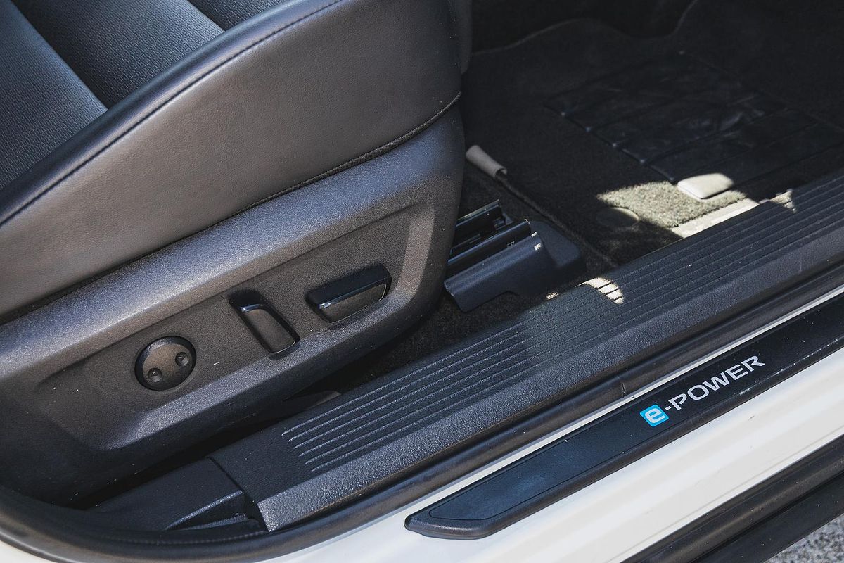 2023 Nissan X-TRAIL ST-L e-POWER T33