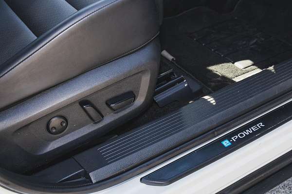 2023 Nissan X-TRAIL ST-L e-POWER T33