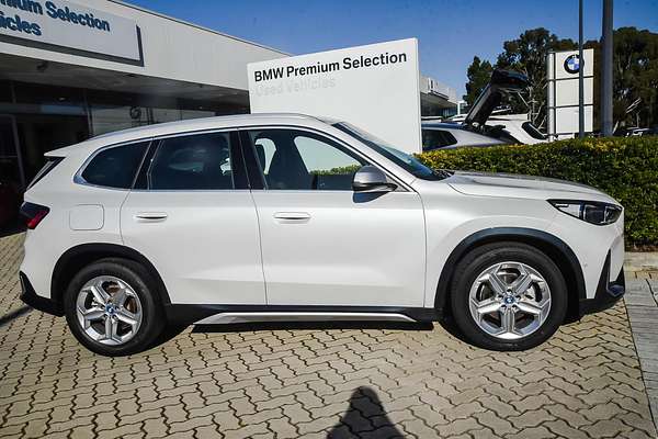 2024 BMW iX1 eDrive20 xLine U11
