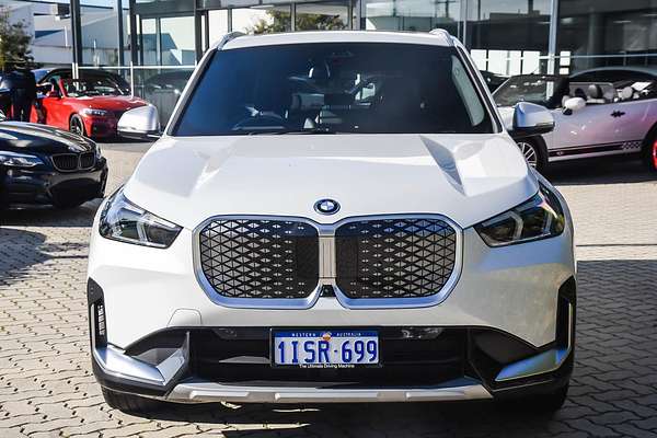 2024 BMW iX1 eDrive20 xLine U11