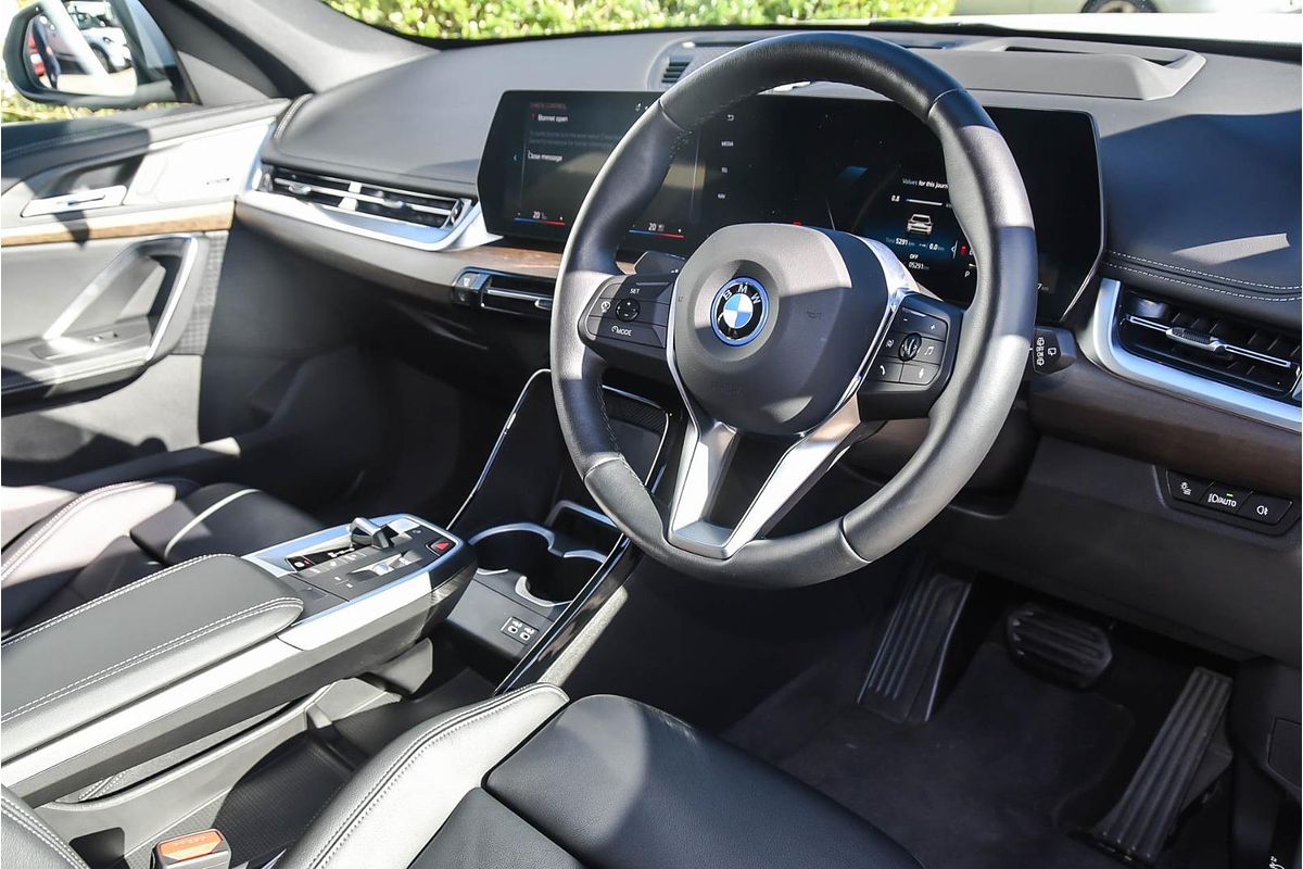 2024 BMW iX1 eDrive20 xLine U11