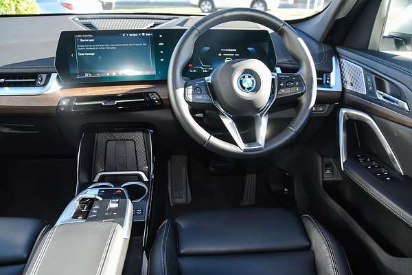 2024 BMW iX1 eDrive20 xLine U11
