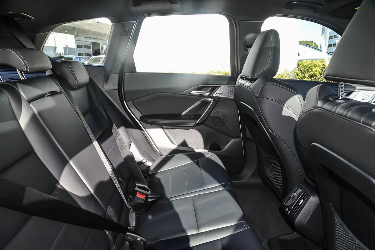 2024 BMW iX1 eDrive20 xLine U11
