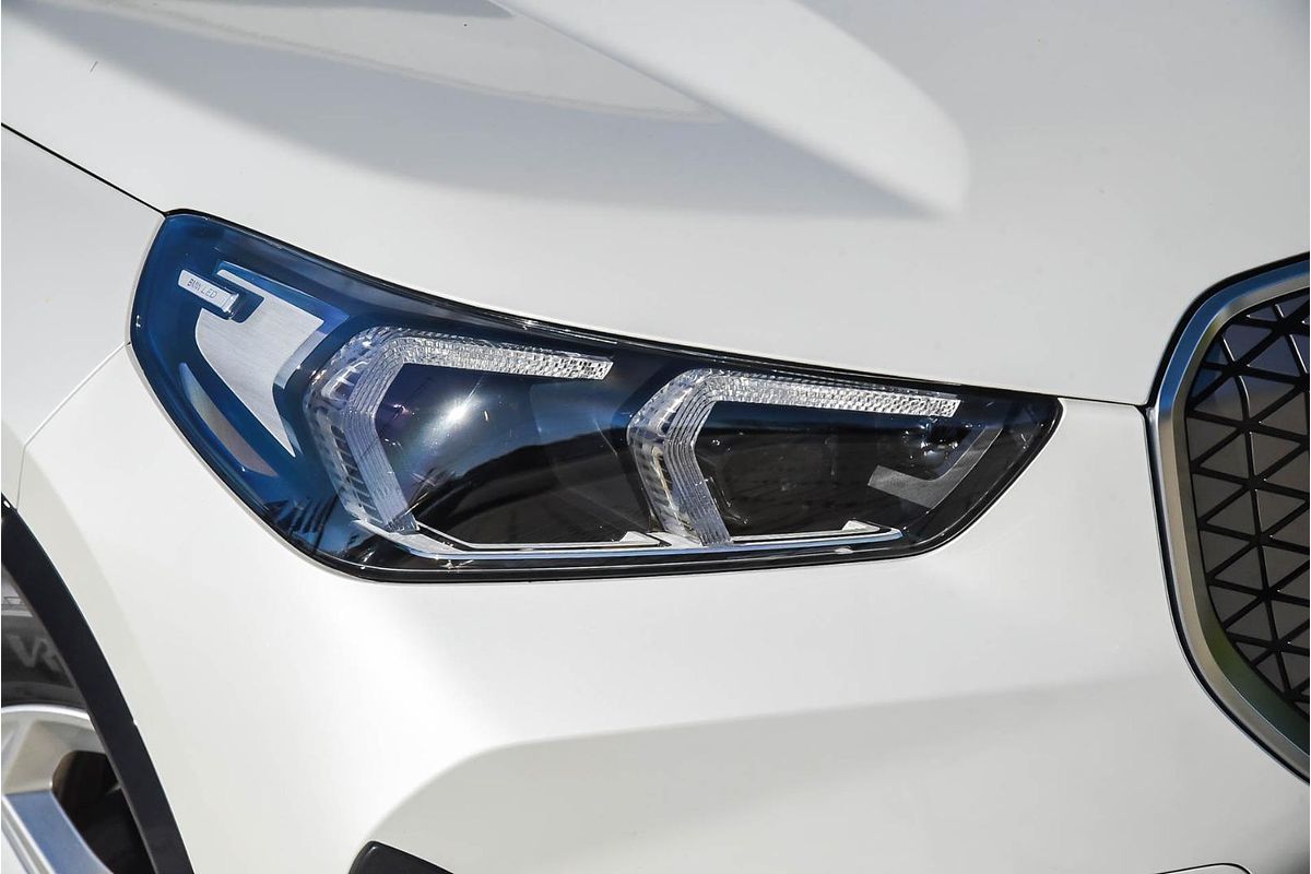 2024 BMW iX1 eDrive20 xLine U11