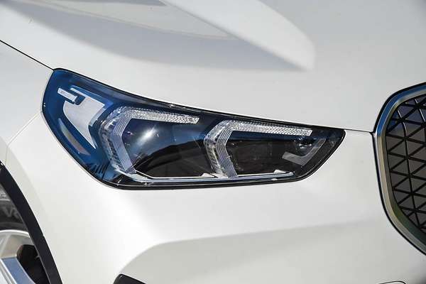 2024 BMW iX1 eDrive20 xLine U11