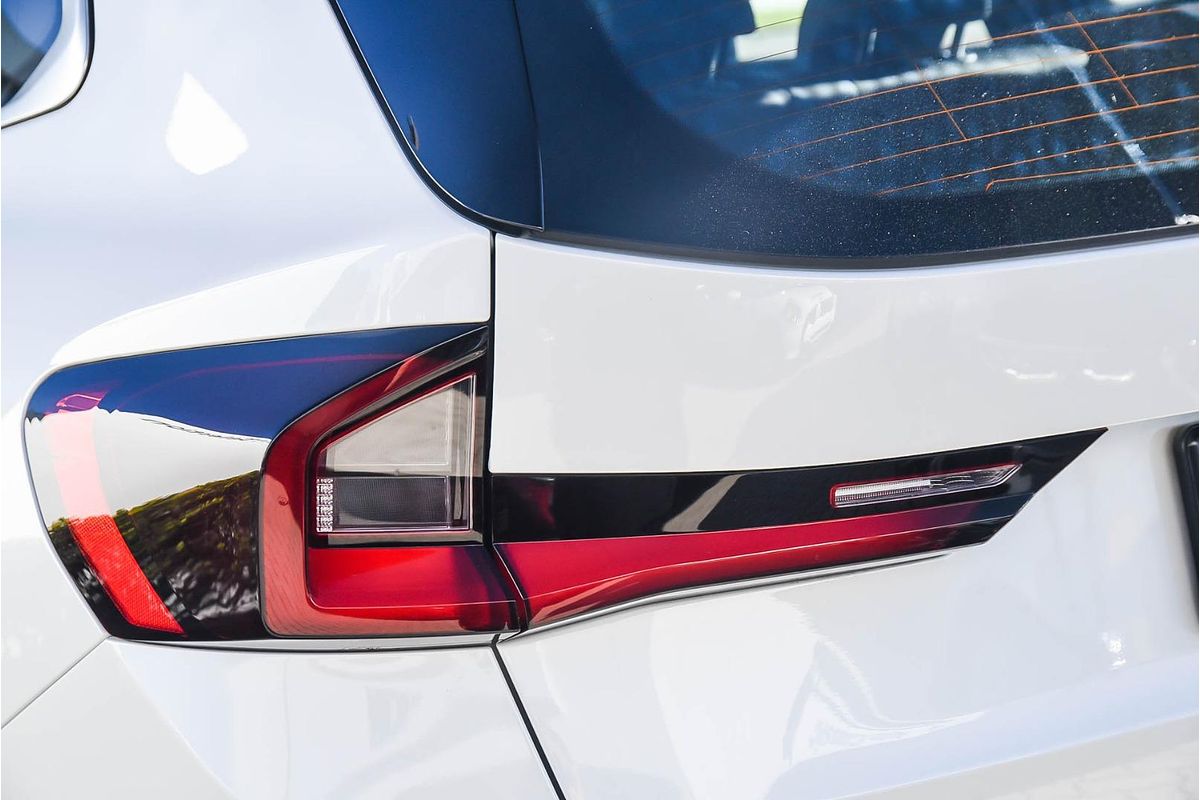 2024 BMW iX1 eDrive20 xLine U11