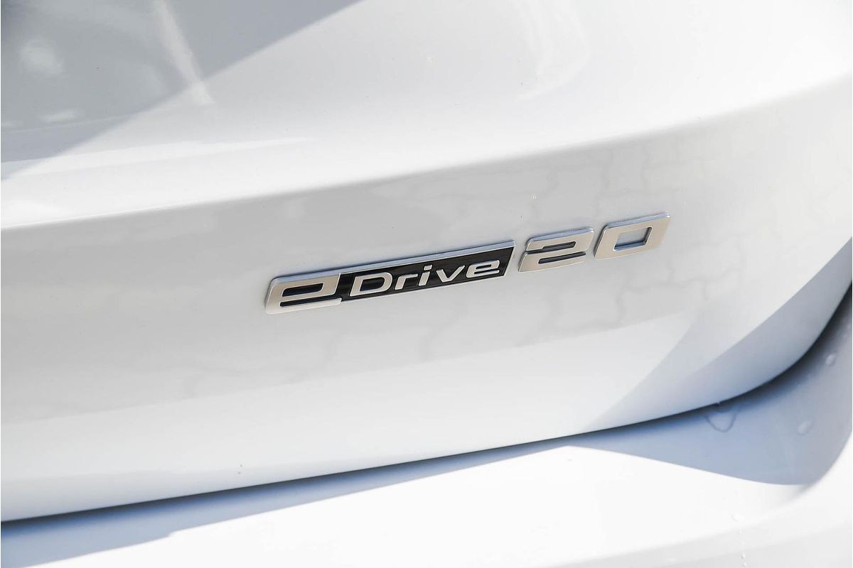 2024 BMW iX1 eDrive20 xLine U11