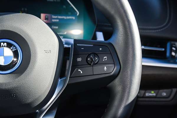 2024 BMW iX1 eDrive20 xLine U11