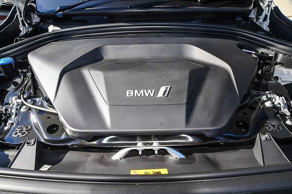 2024 BMW iX1 eDrive20 xLine U11