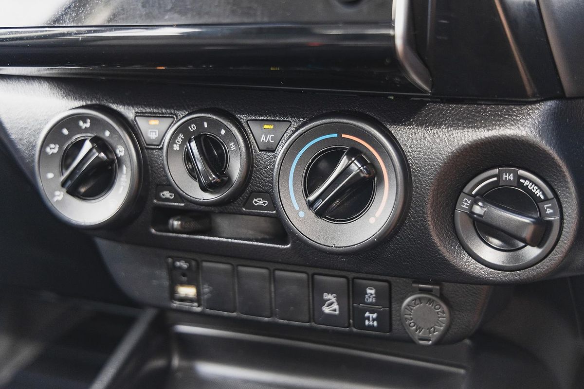 2023 Toyota Hilux SR GUN126R 4X4