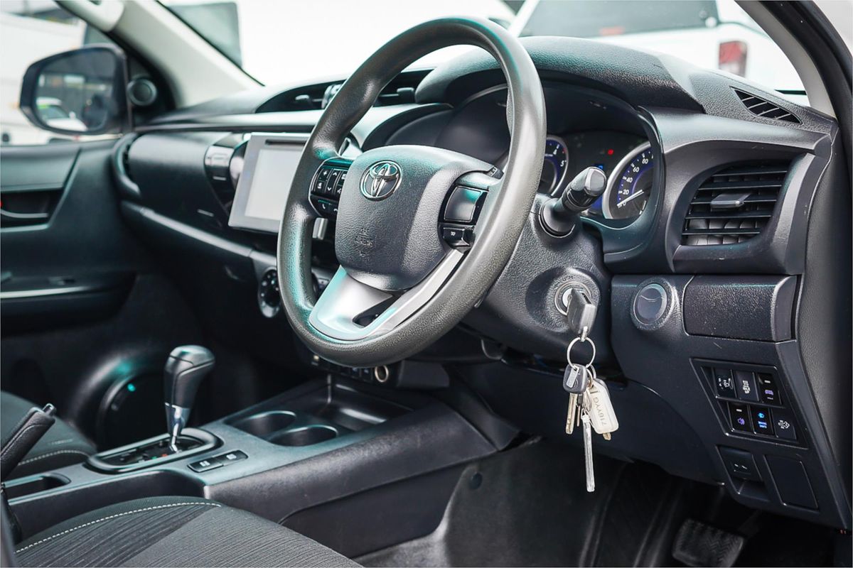 2019 Toyota Hilux SR GUN126R 4X4