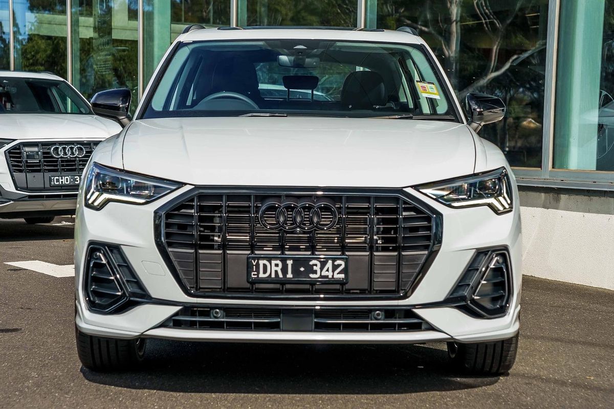 2025 Audi Q3 35 TFSI S line edition F3