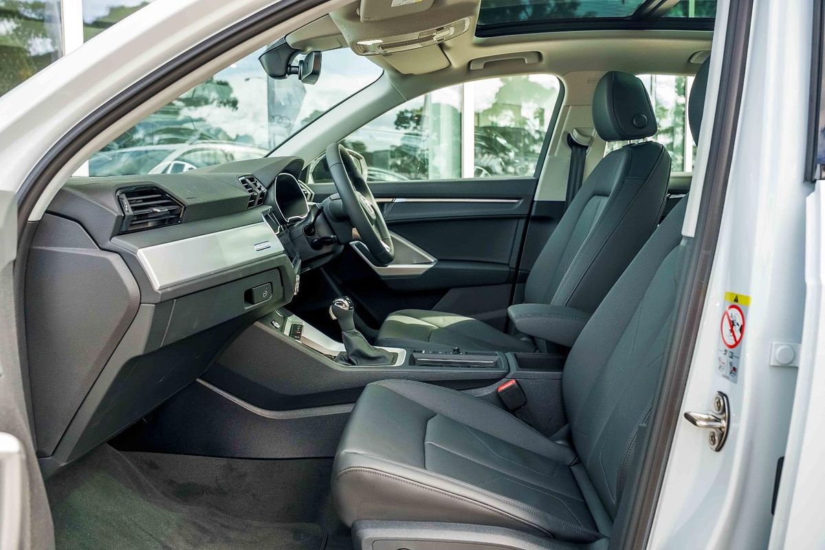 2025 Audi Q3 35 TFSI S line edition F3