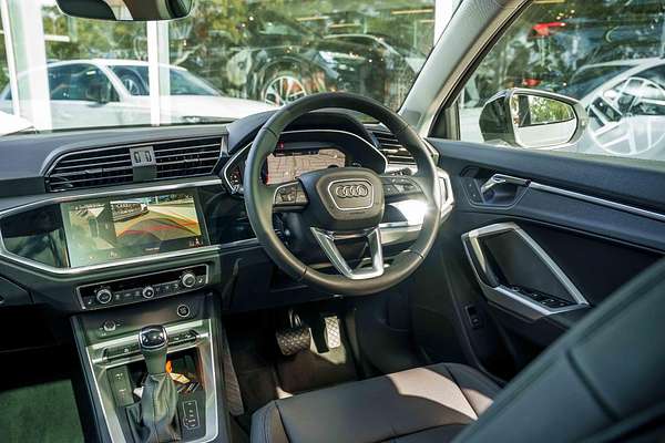 2025 Audi Q3 35 TFSI S line edition F3