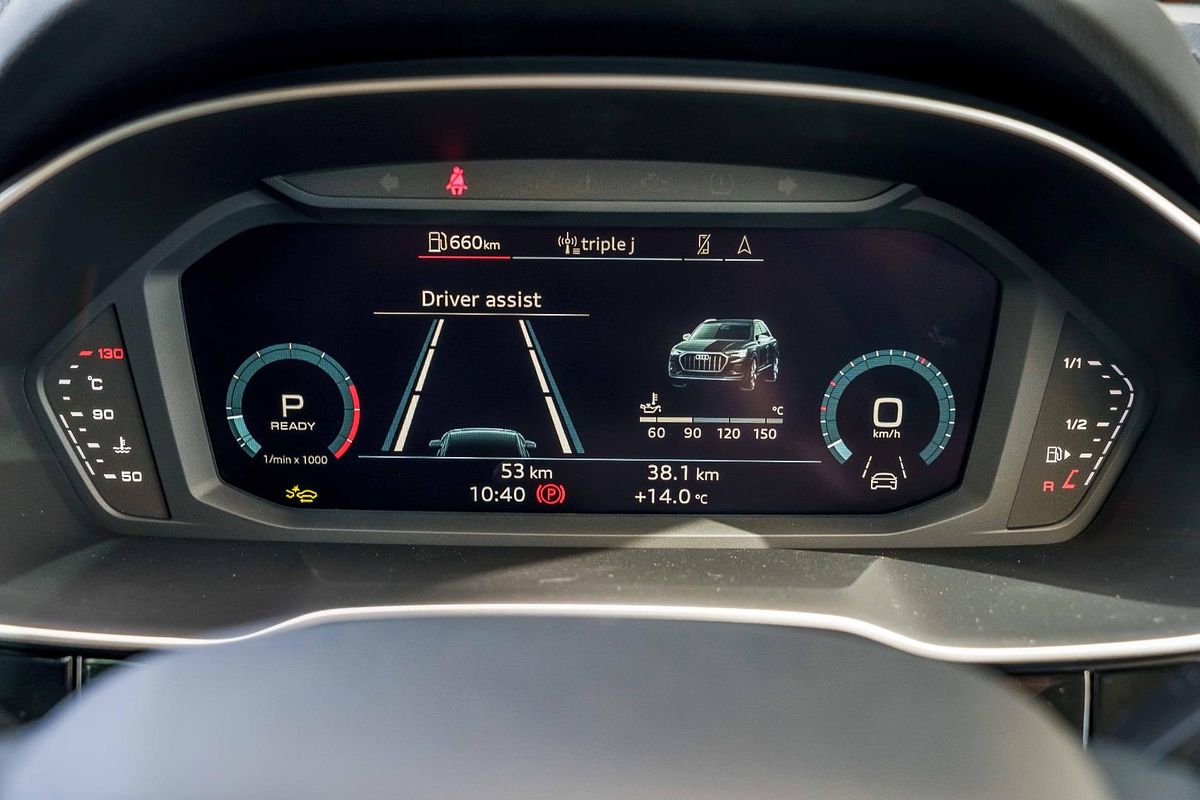 2025 Audi Q3 35 TFSI S line edition F3