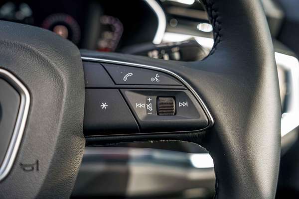 2025 Audi Q3 35 TFSI S line edition F3