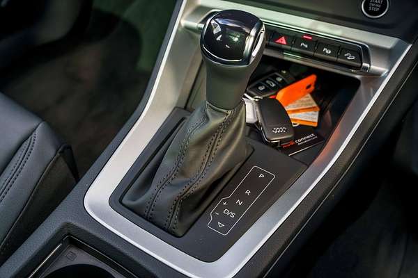 2025 Audi Q3 35 TFSI S line edition F3
