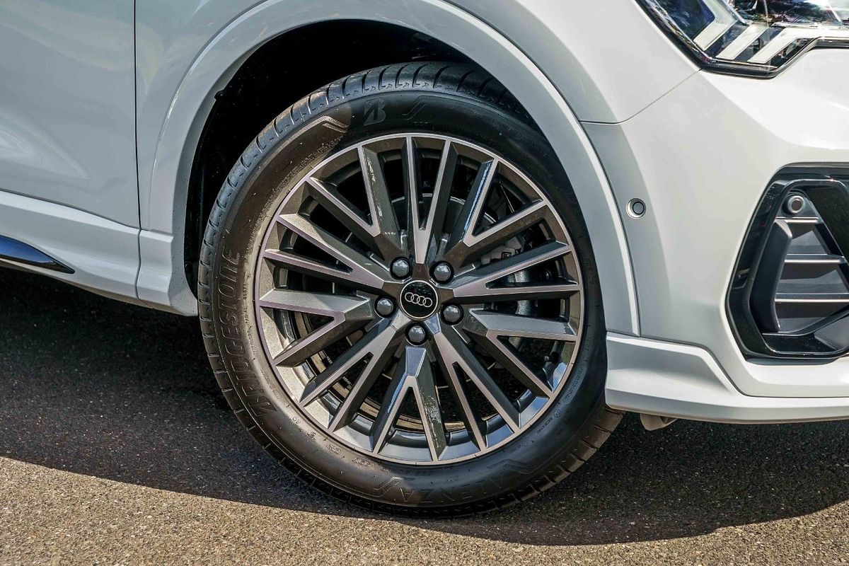 2025 Audi Q3 35 TFSI S line edition F3