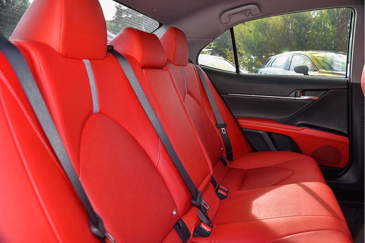 2018 Toyota Camry SX GSV70R