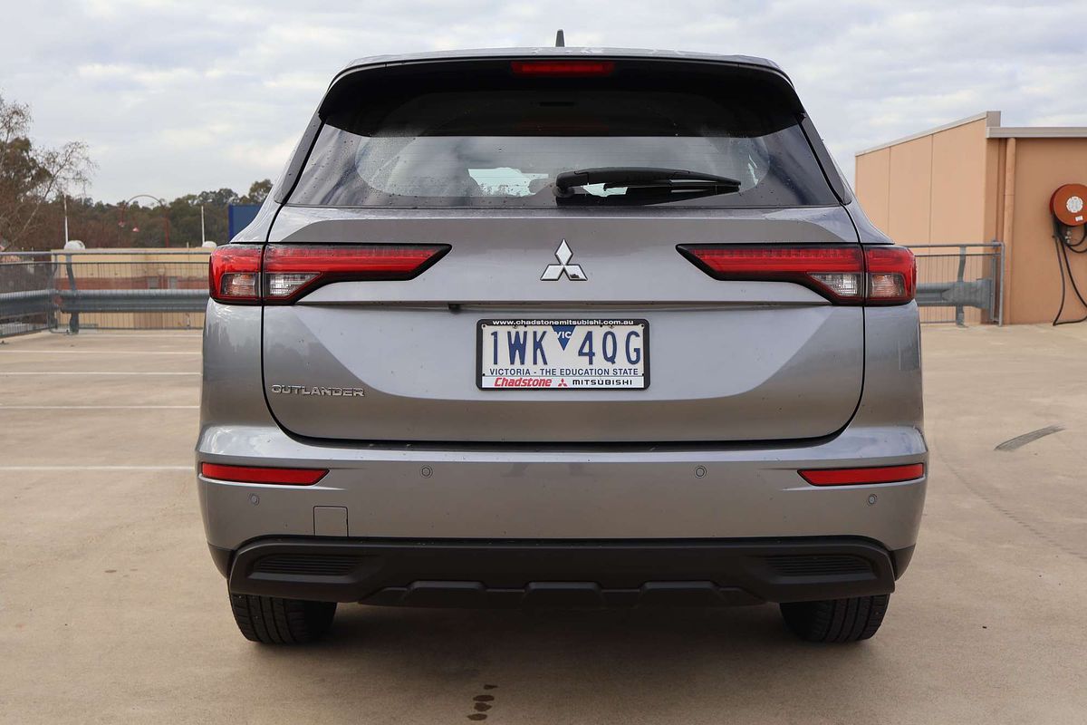 2022 Mitsubishi Outlander ES ZM