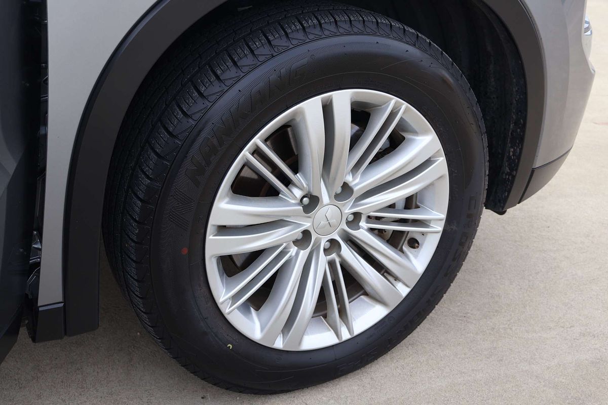 2022 Mitsubishi Outlander ES ZM