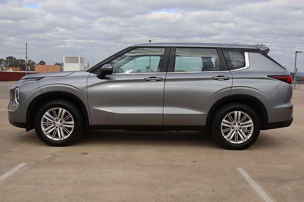 2022 Mitsubishi Outlander ES ZM