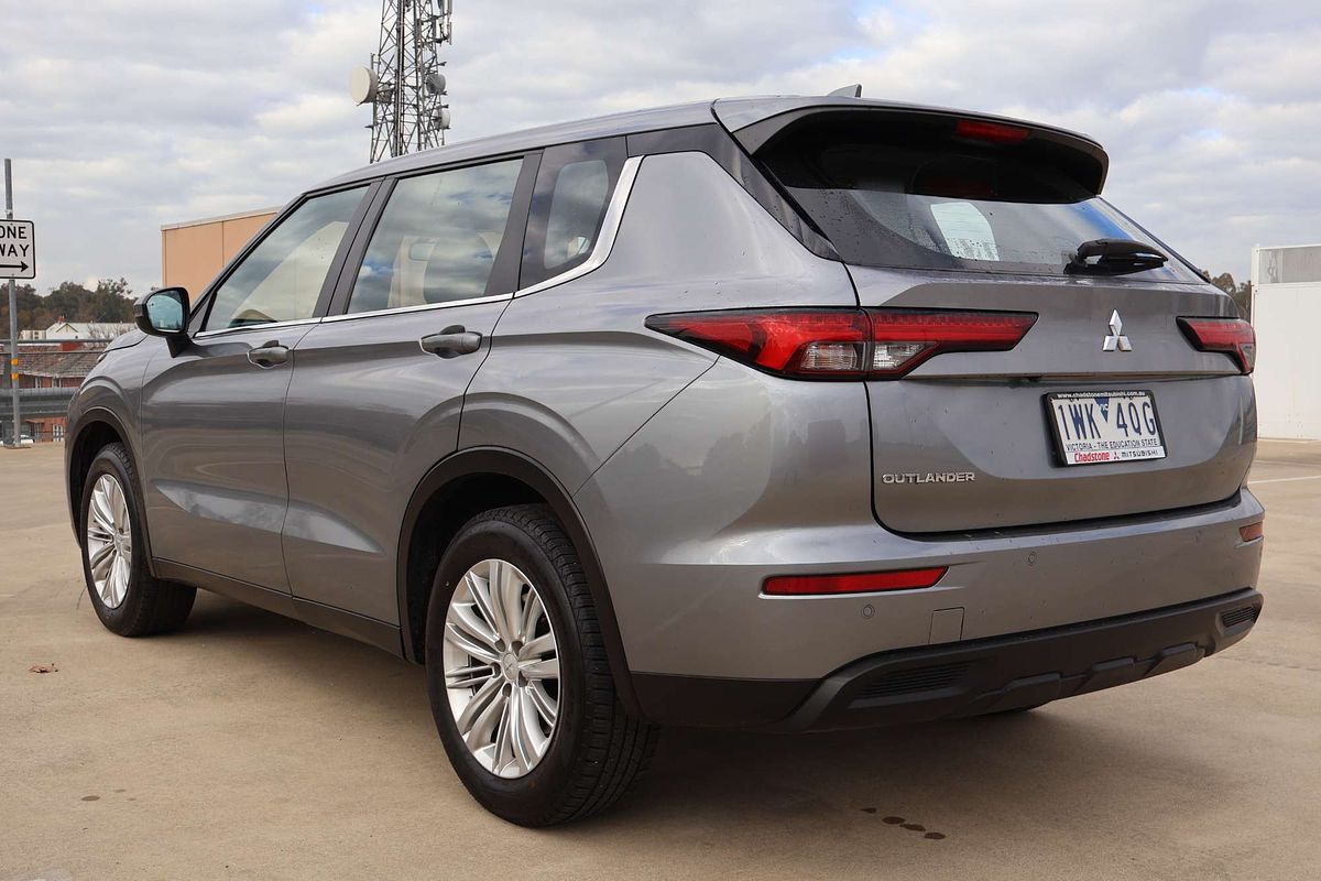 2022 Mitsubishi Outlander ES ZM