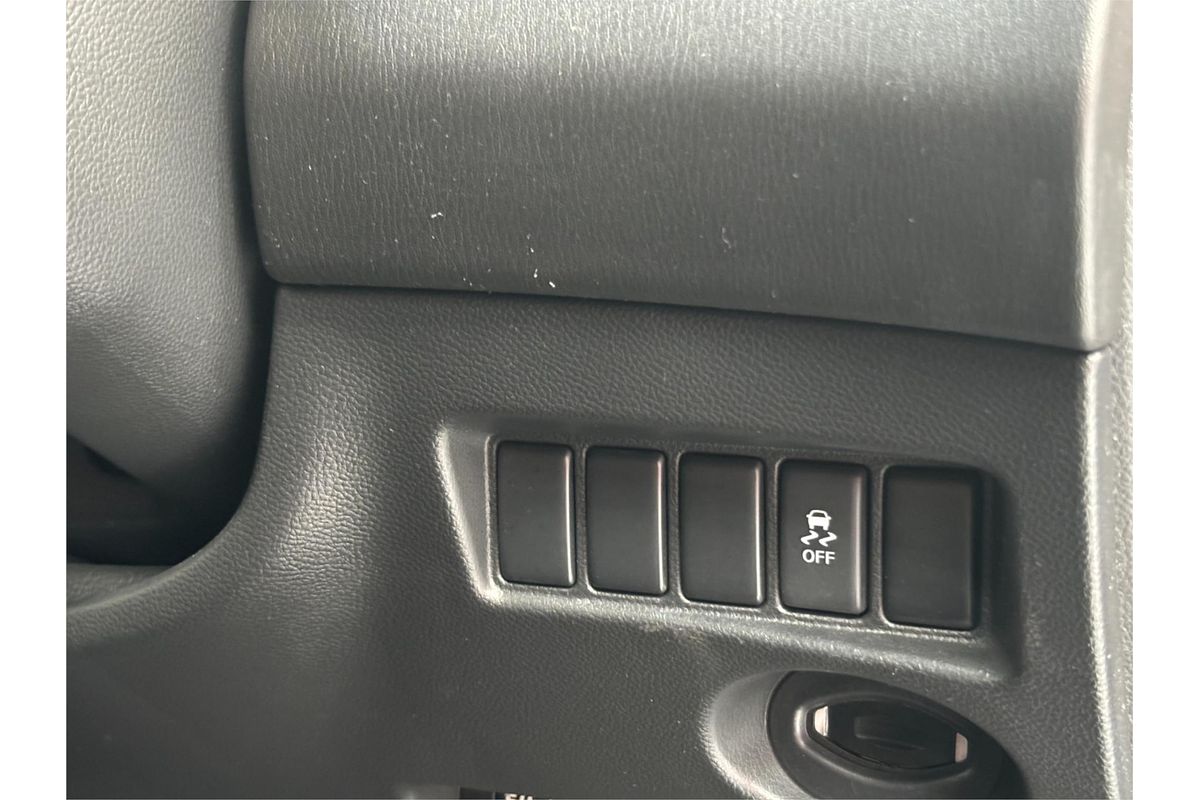 2011 Nissan Skyline Executive NJ50