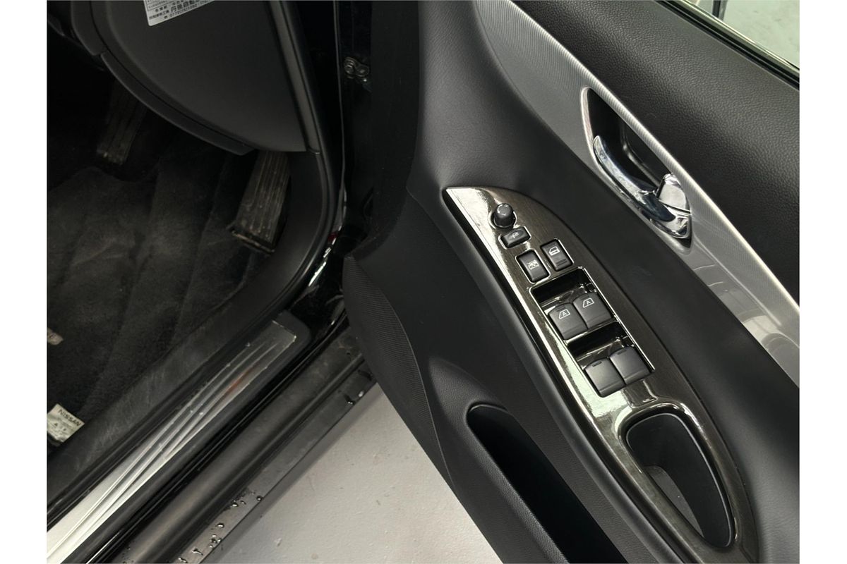 2011 Nissan Skyline Executive NJ50