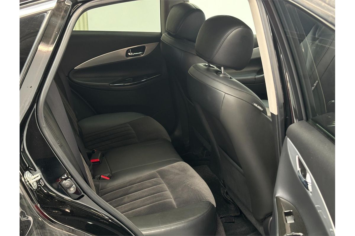 2011 Nissan Skyline Executive NJ50