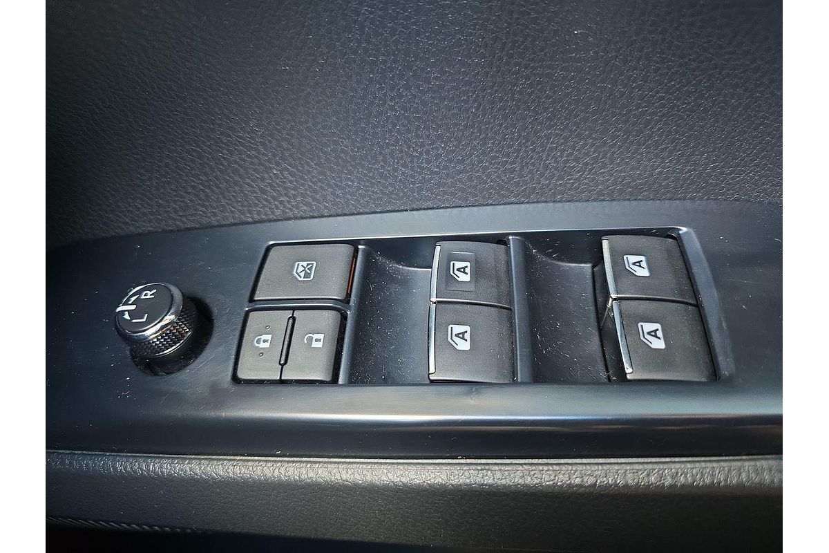 2020 Toyota Camry SX GSV70R