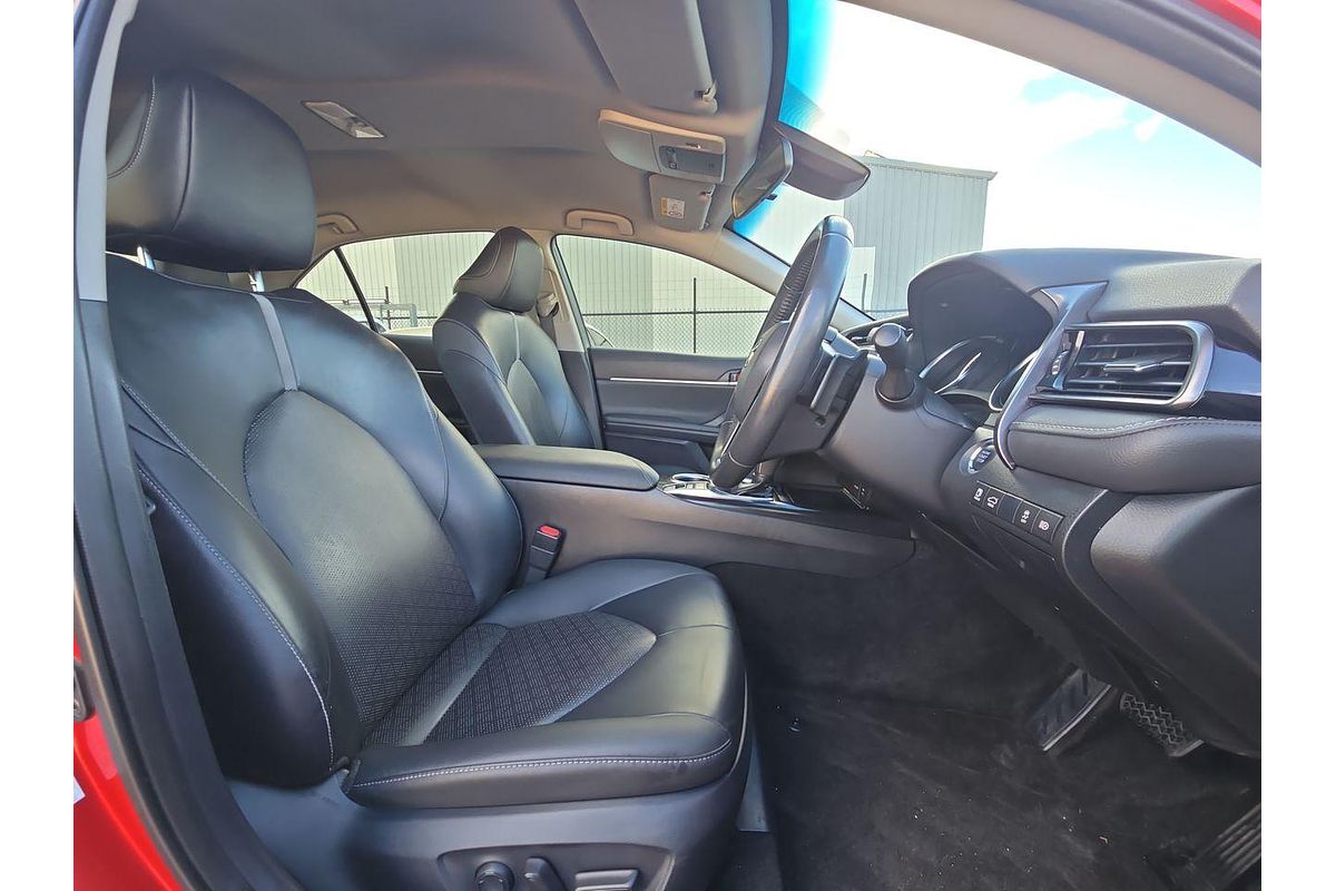 2020 Toyota Camry SX GSV70R