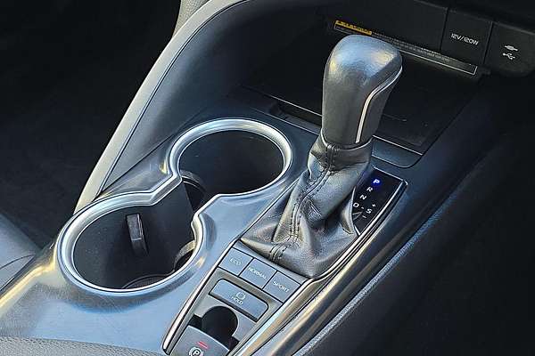 2020 Toyota Camry SX GSV70R