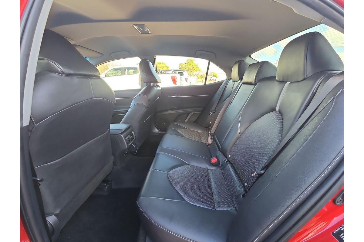 2020 Toyota Camry SX GSV70R